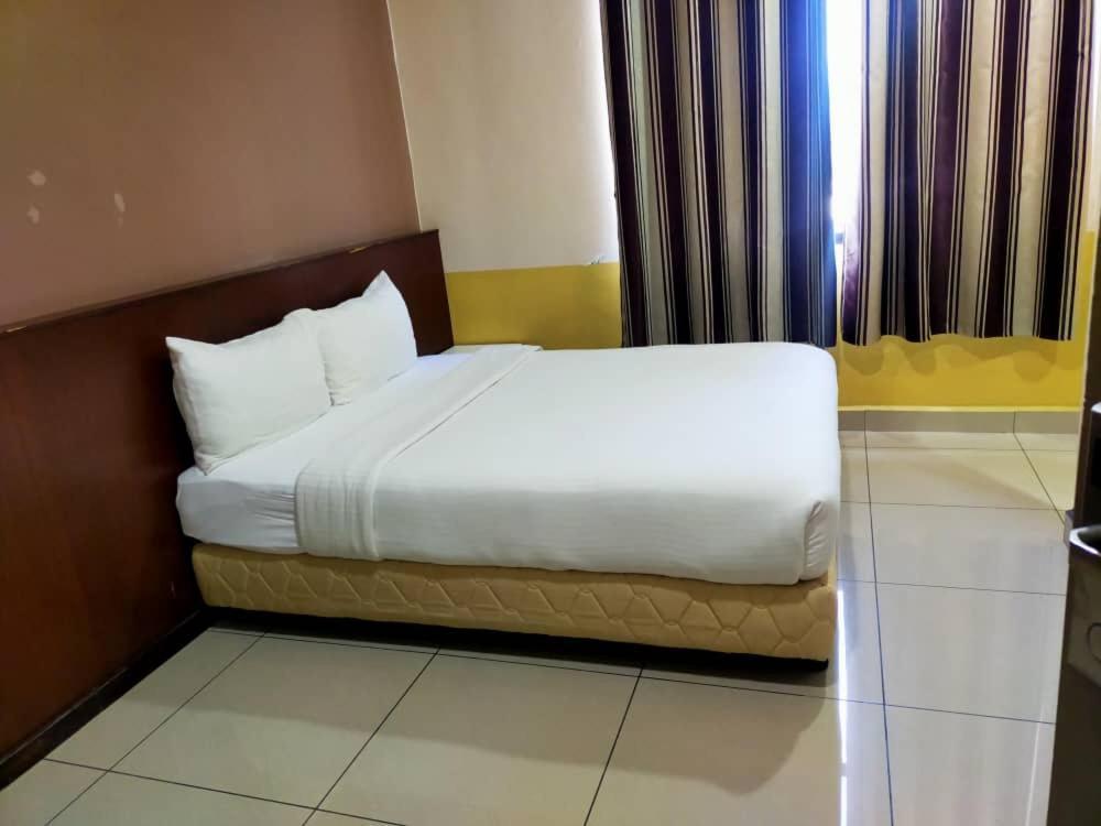 Langkawi Uptown Hotel Kuah Exterior photo