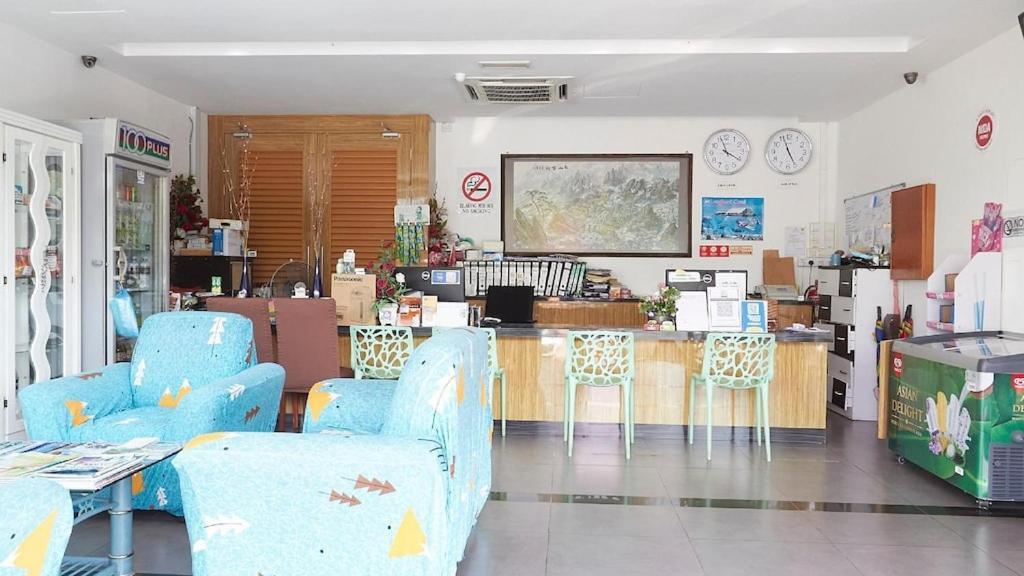 Langkawi Uptown Hotel Kuah Exterior photo